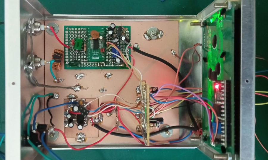 Montagem Si4735 controlada por Atmega328 + LCD 20x4