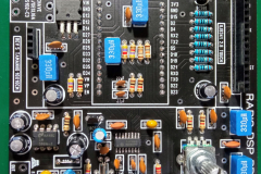 PCB após inserir os componentes PTH e Si4732